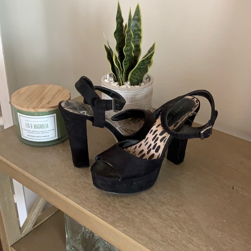 Suede Steve Madden Heel